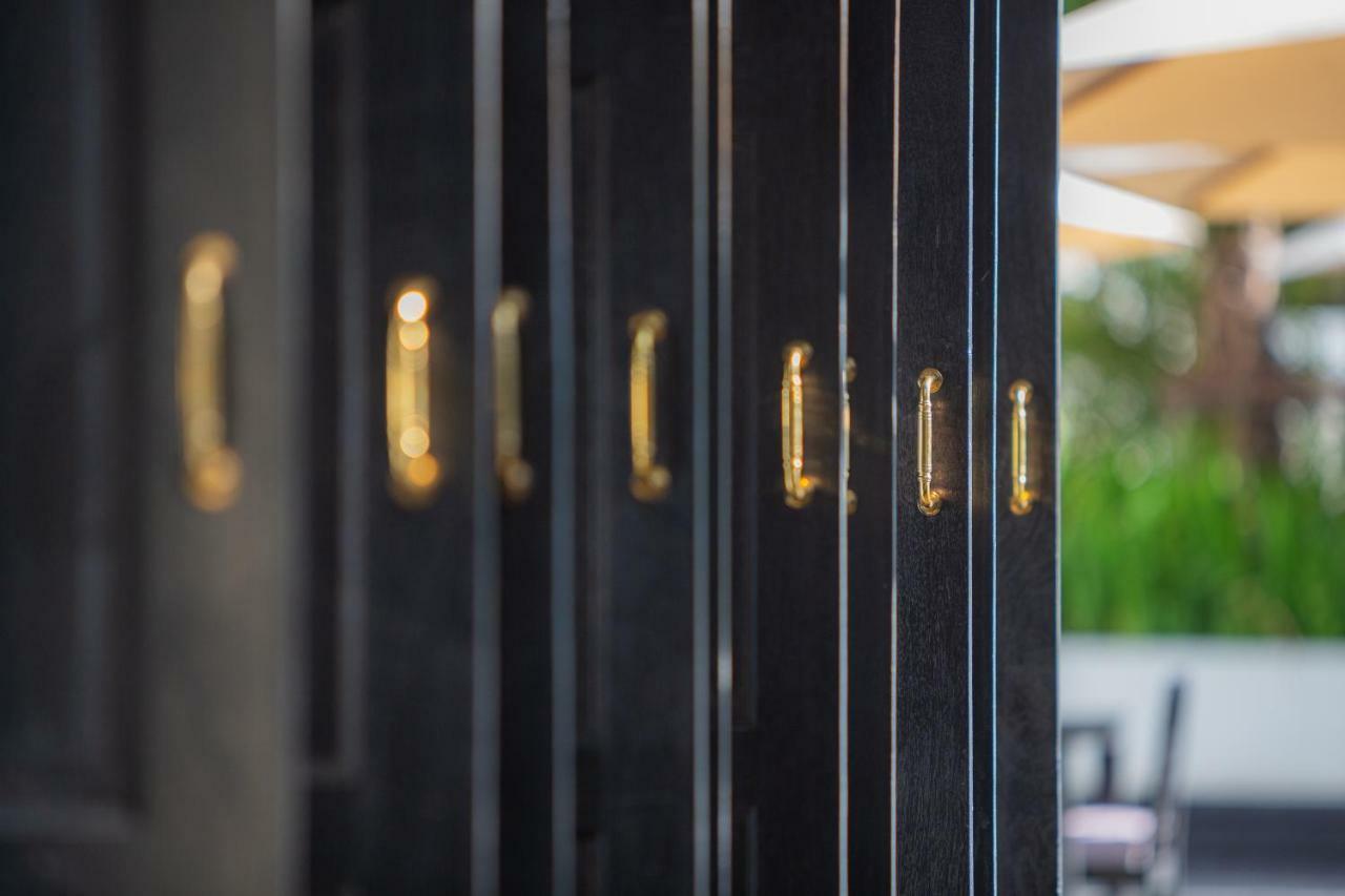 Mora Boutique Hotel - Sha Extra Plus Čiang Rai Exteriér fotografie Detail of the memorial